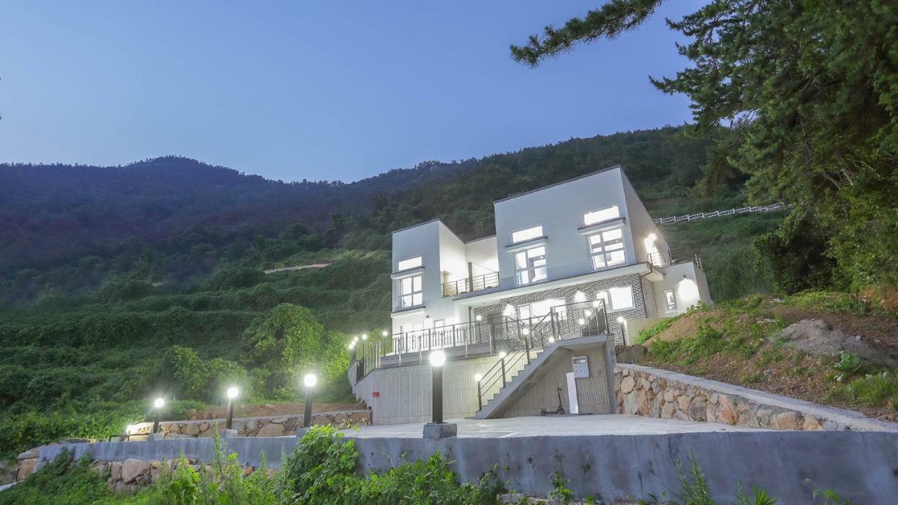 Oneday Namhae Villa Bagian luar foto