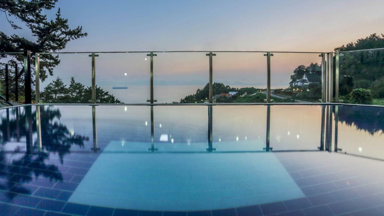 Oneday Namhae Villa Bagian luar foto