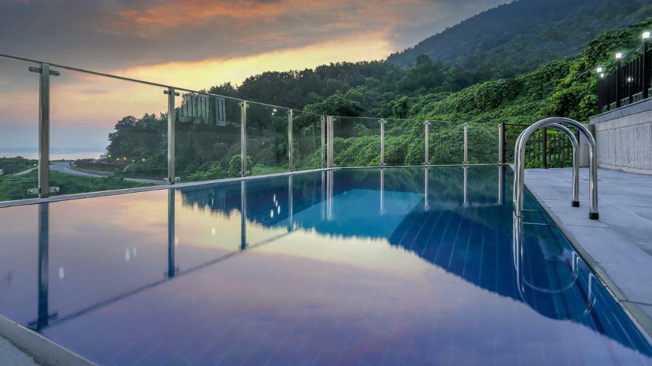 Oneday Namhae Villa Bagian luar foto